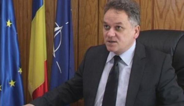 Prefectul de Botoşani cere şefilor de instituţii publice să nu se implice în campania electorală