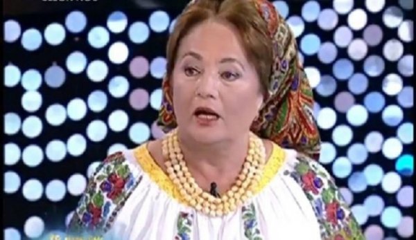 Laura Lavric, la un pas de sinucidere. „Aşa îmi vine să iau un pumn de pastile şi să...”