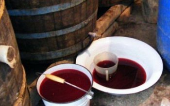 Vinul pus la fermentat poate …