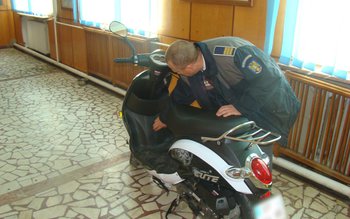 Moped căutat de autorităţile din …