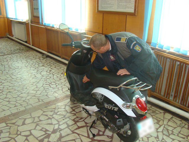 Moped căutat de autorităţile din Franţa, depistat la un botoșănean