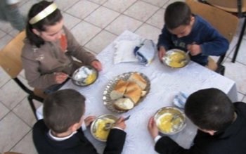 Elevii din comuna Ungureni vor …