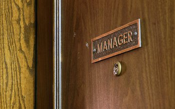 NOU! Managerii spitalelor nu mai …