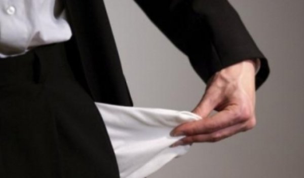 Milioane de români trebuie să-şi refacă bugetul familial. Decizia se aplică de astăzi