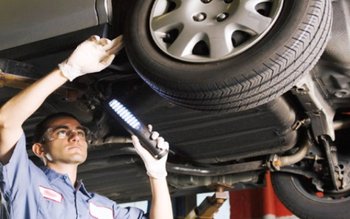 Ai mașină cu numere românești …