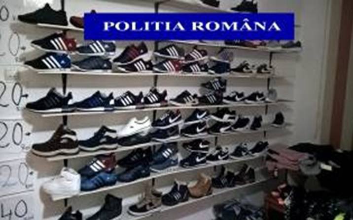 Percheziții domiciliare la contrabandiștii de produse contrafăcute. Au fost confiscate bunuri de aproximativ 170 mii lei