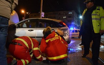 Femeie rănită și trei mașini …