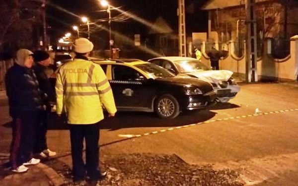 Graba strică treaba! Două maşini puternic avariate într-o intersecţie din Botoșani