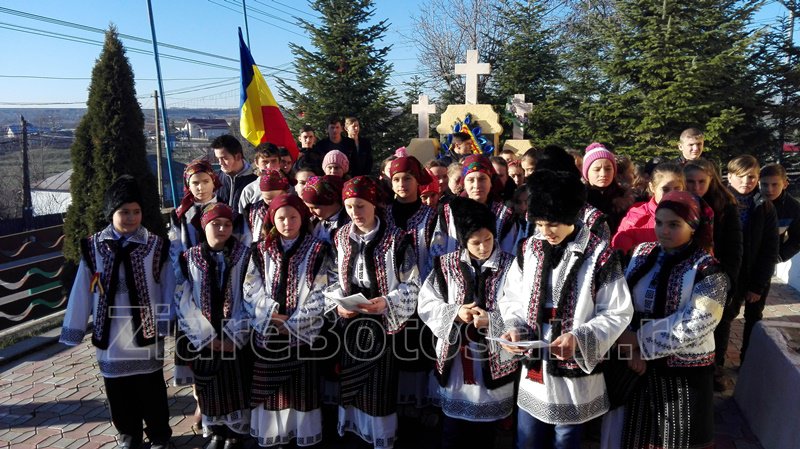 Elevii și profesorii Școlii Gimnaziale nr.1 Corlăteni au sărbătorit Ziua Națională a României - FOTO