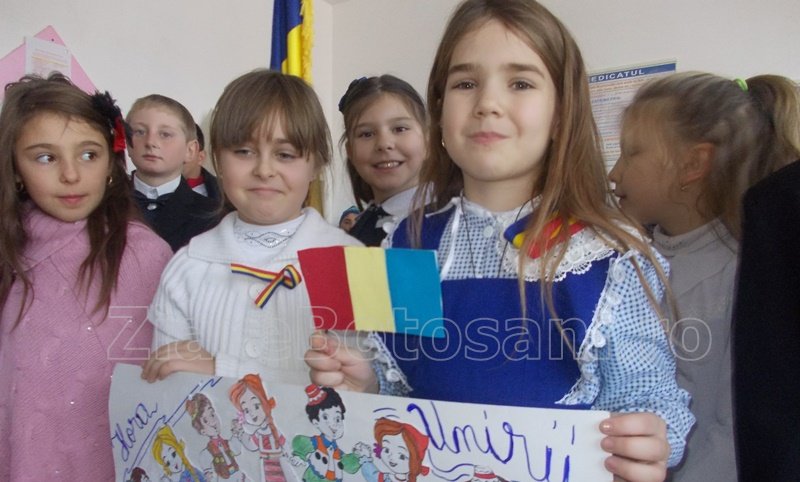 Ziua Națională sărbătorită de elevii și cadrele didactice din cele cinci structuri ale Școlii Gimnaziale Hilișeu-Horia - FOTO