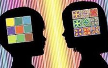 Creierul fetelor reacționează diferit în …