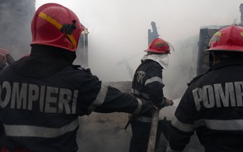 Casă incendiată din neglijenţă la …
