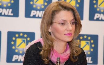 Liberalii au stricat şi scena …