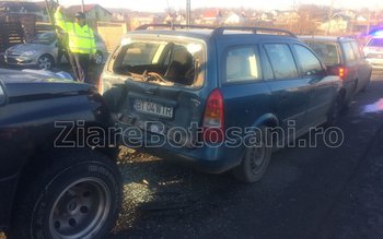 Carambol în trafic: Cinci maşini …
