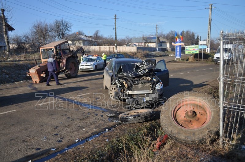 Accident violent! Tractor rupt în două de un Audi! - FOTO