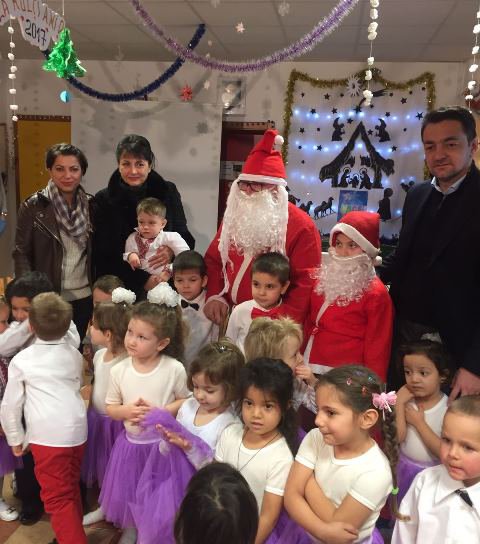 Tinerii social-democrați și parlamentarii PSD au oferit cadouri de Crăciun copiilor cu probleme medicale de la centrele sociale din Botoșani