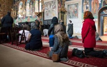 Sezonul Sărbătorilor! Între Crăciun și …