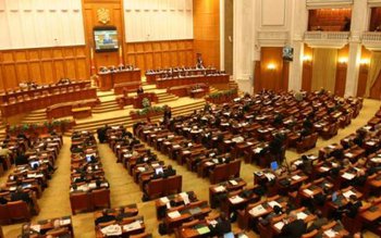 Opt noi deputați se află …
