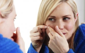 Ai acnee? Bucură-te! Vei rămâne …