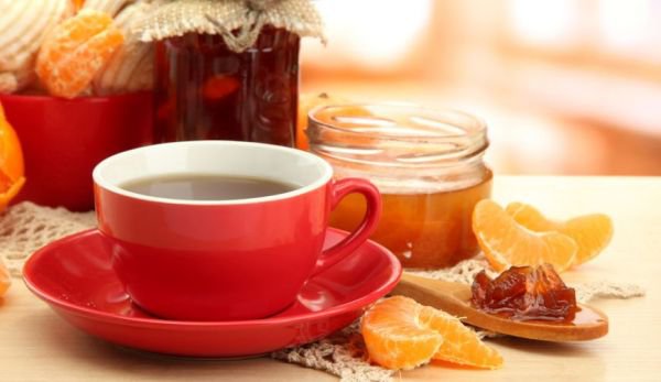 Cafea sau ceai? Care băutură este mai sănătoasă și de ce