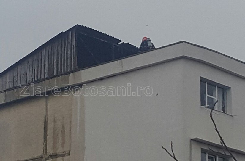 Panică într-un bloc de garsoniere din Botoșani - FOTO