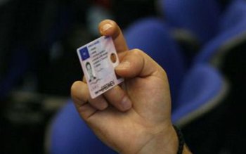 Doar cei cu cel puţin …