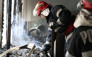 Femeie rănită într-un incendiu, după …
