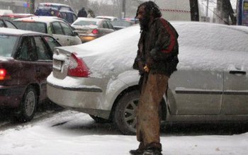 Oamenii fără adăpost căutați noaptea …