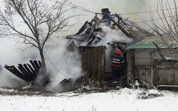 Locuinţă distrusă într-un incendiu. Proprietarul …