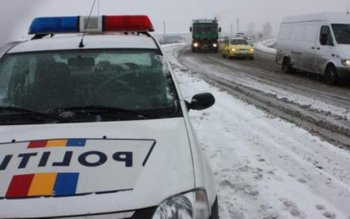 O șoferiţă începătoare a apăsat …