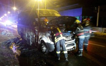 Un microbuz cu şapte persoane …