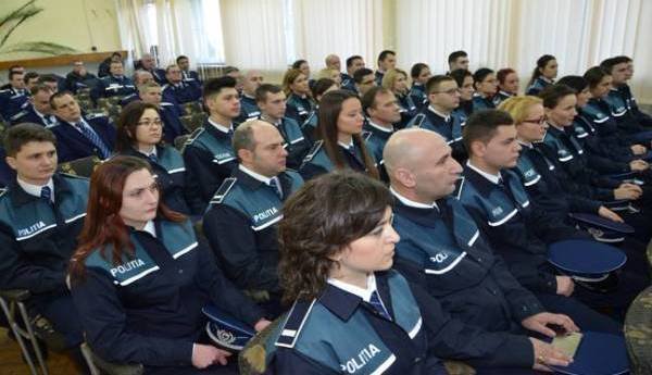 32 de agenţi de poliţie încadraţi la IPJ Botoşani au depus astăzi jurământul de credinţă
