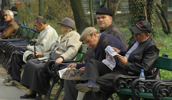 Toți pensionarii care au sub 2.000 de lei vor primi din luna februarie mai mulți bani