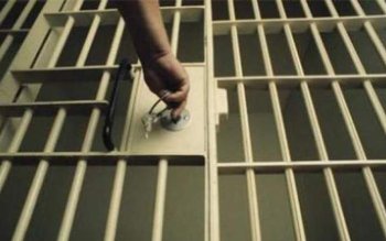 Două persoane încarcerate pentru tâlhărie …