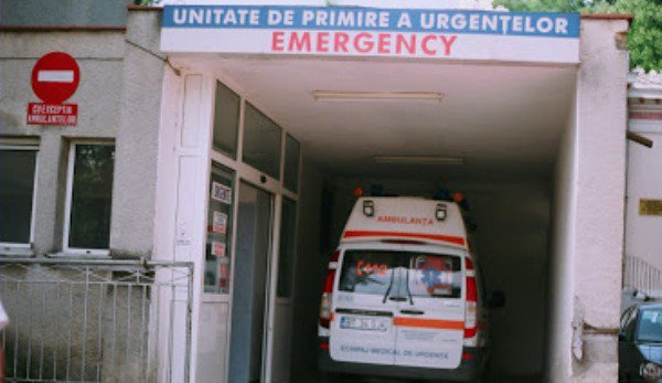 Angajată a Palatului Copiilor Botoşani transportată de urgență la spital în urma unui accident