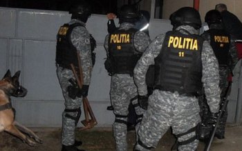 Percheziţie cu mascații la domiciliul …