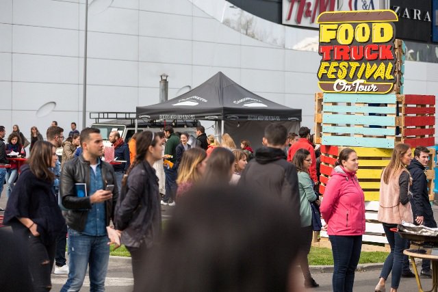 Carrefour creează primele meniuri dedicate în cadrul Food Truck Festival