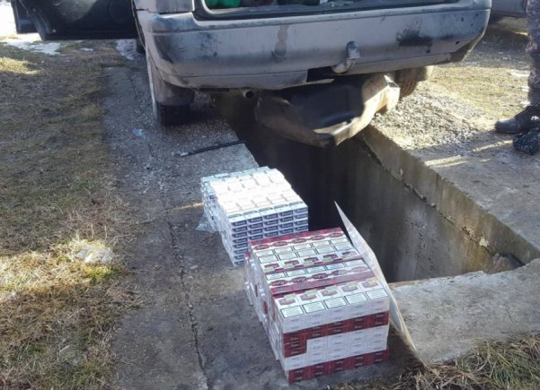 Rezervor „alimentat” cu ţigări de contrabandă - FOTO