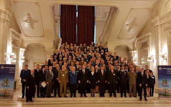 Peste 100 de înalți oficiali …