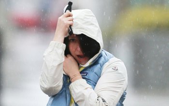 Iarna nu se lasă dusă: …