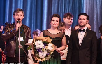 Tinerii de la Clubul „Arlechin” …