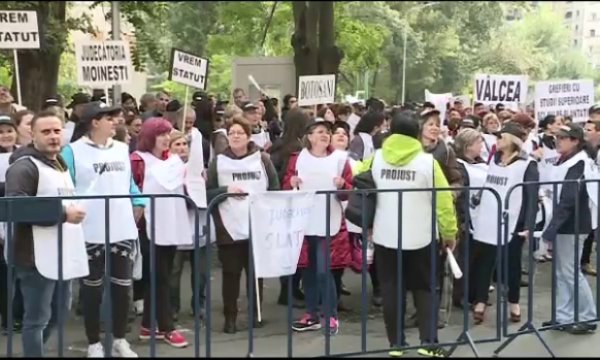 Pericol de proteste spontane în administrația publică