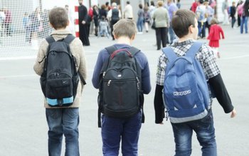 Când intră elevii în vacanţa …