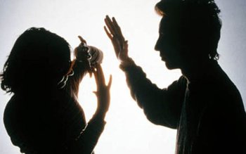 Legea împotriva violenţei domestice a …