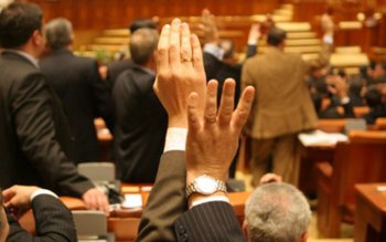 Aleșii locali, protejați în fața …