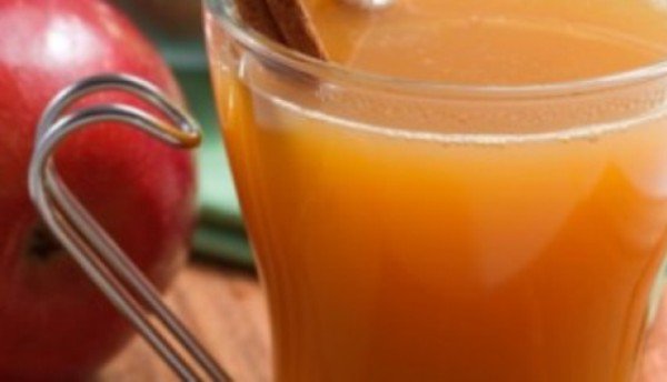 Sucul cu mere și scorțișoara topește grăsimea de pe burtă