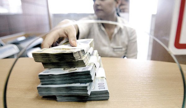 Programul prin care românii primesc până la 200.000 de lei pentru a înfiinţa o firmă se simplifică