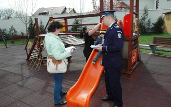 Prevenirea violenţei în familie – …