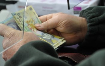 Românii îşi pot cumpăra vechime …