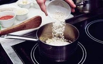 Orezul reîncălzit poate provoca intoxicații …